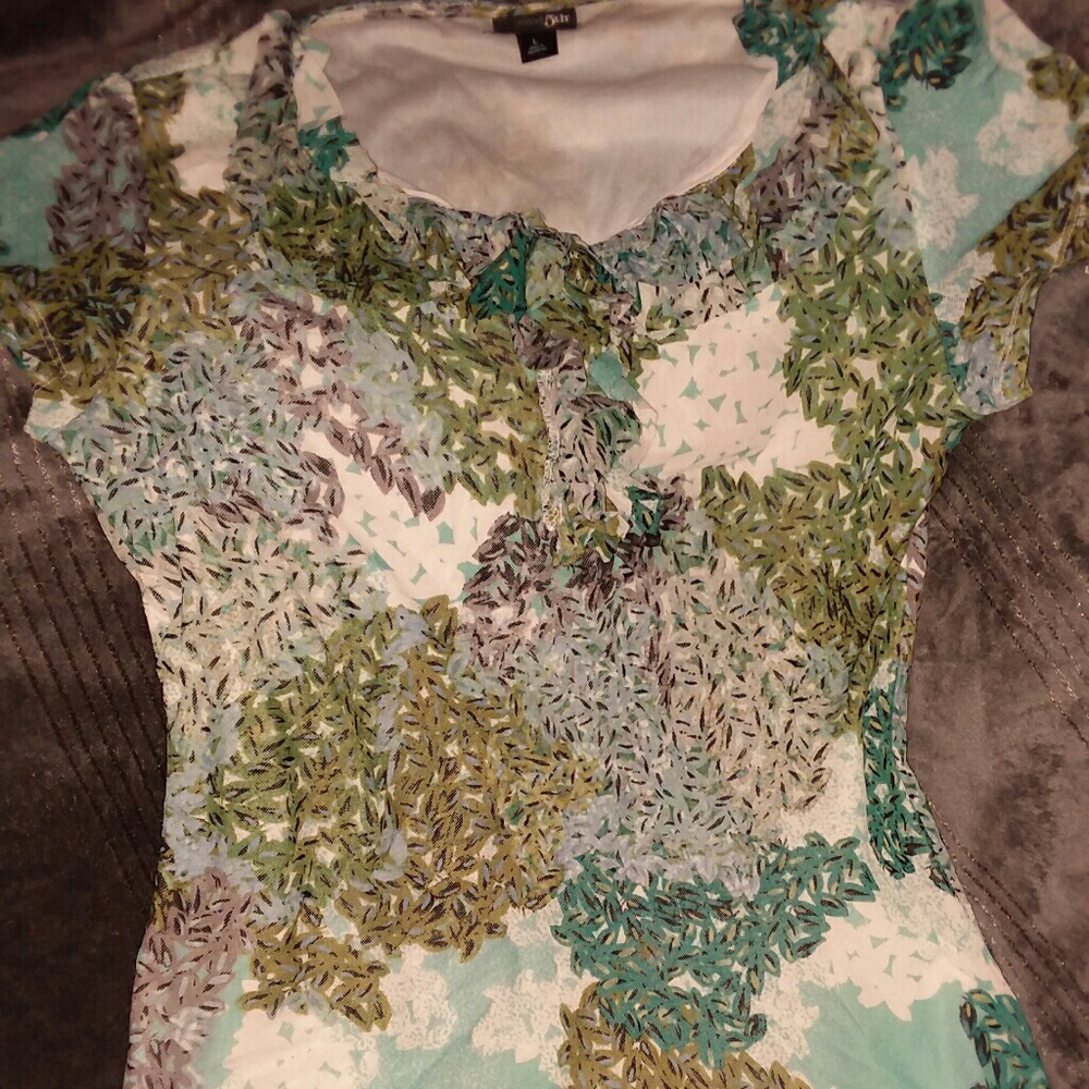 Ladies Size L  East 5th Blouse
